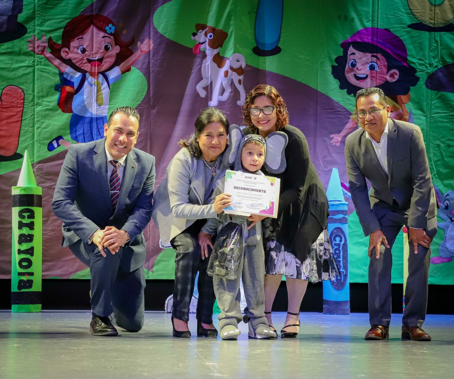 Encabeza Edda Vite cierre de ciclo escolar de los CAI del DIFH