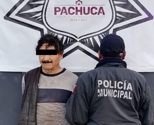 Detenido al ser sorprendido tirando basura