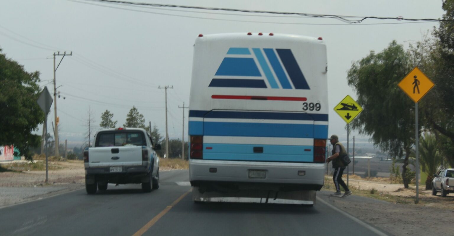 Operadores de autobuses originan riesgo de accidentes