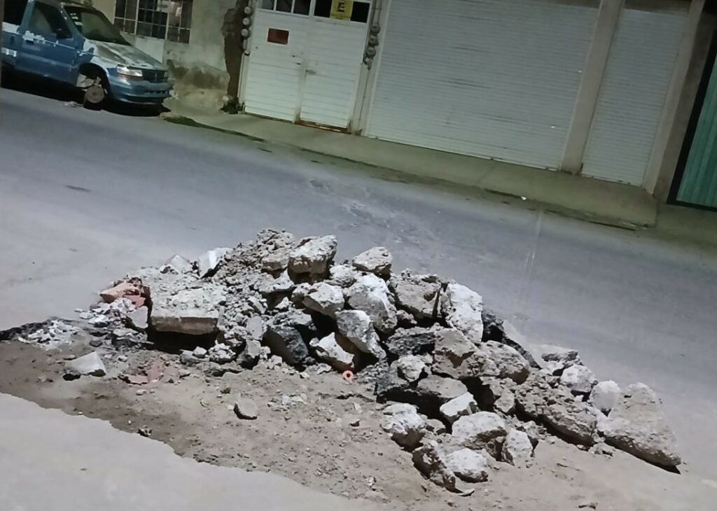 Reparan fugas y jamás tapan los hoyos