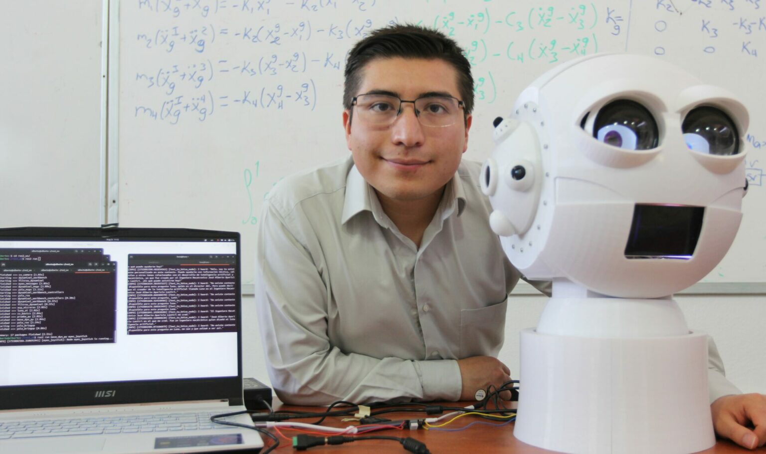 Desarrolla UPT cabeza robótica que funciona con IA