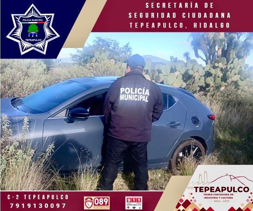 Recuperan vehículo robado en Tepeapulco.