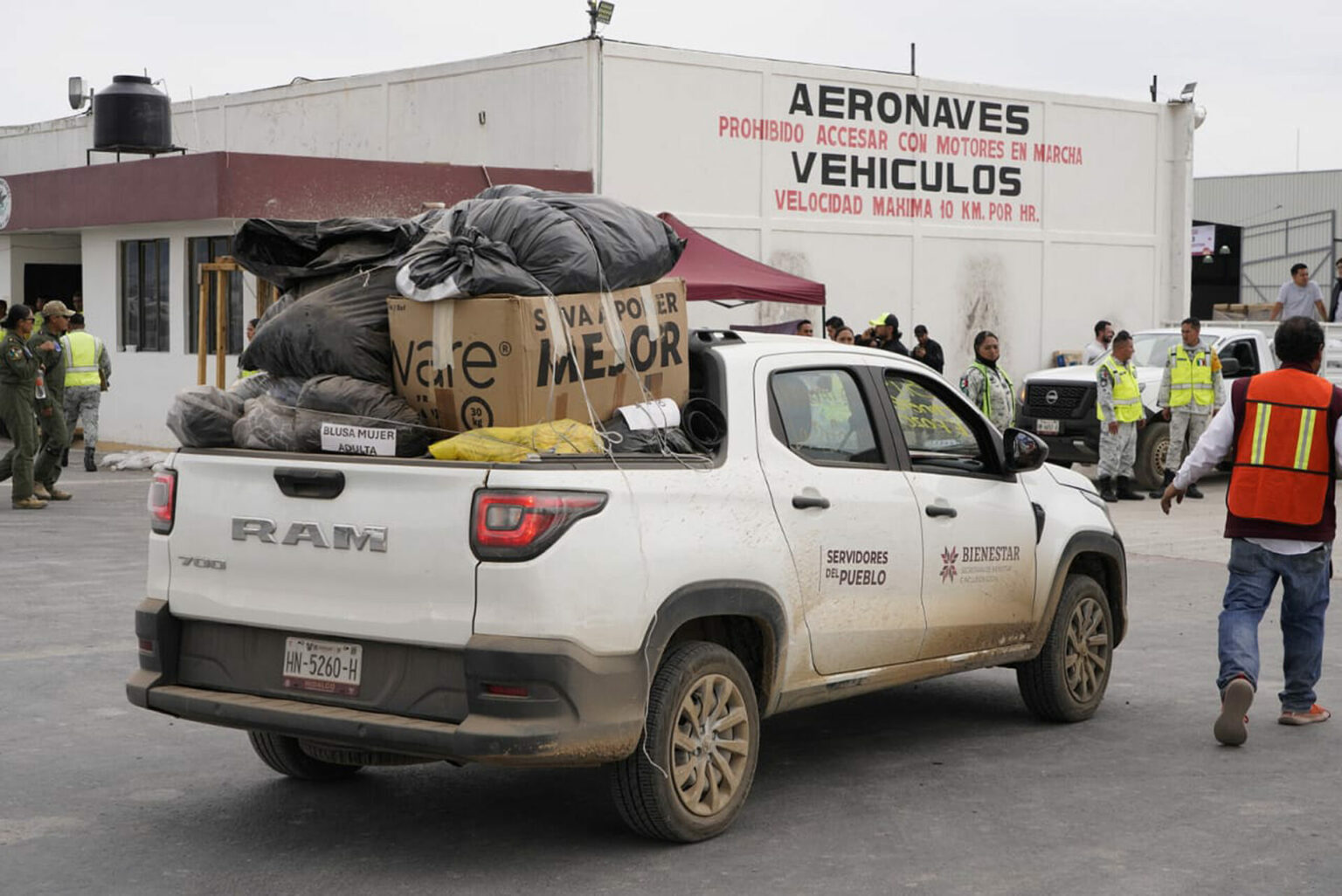 Sebiso entrega víveres a damnificados por el huracán Priscilla