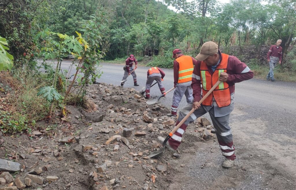 Atienden derrumbes suscitados en los últimos días