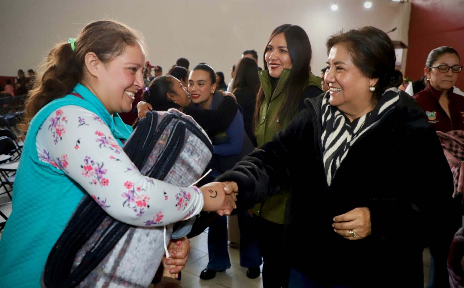 «Este Invierno Abrígate» del DIF Hidalgo llegó a Singuilucan