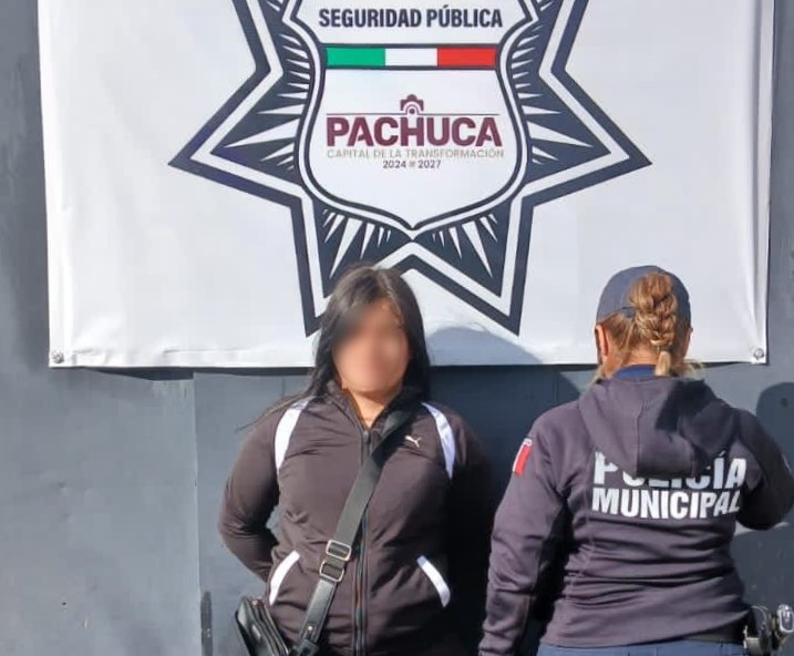 Mujer detenida por robar en Walmart