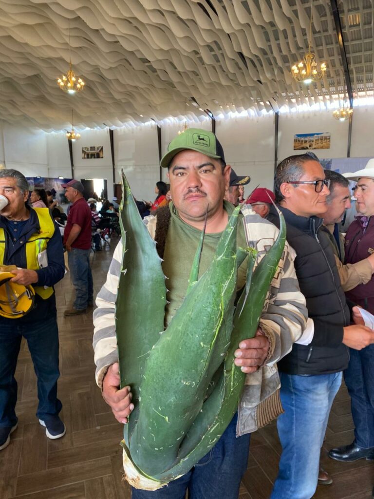 Impulsan el desarrollo del campo hidalguense con entrega de apoyos directos en Zempoala
