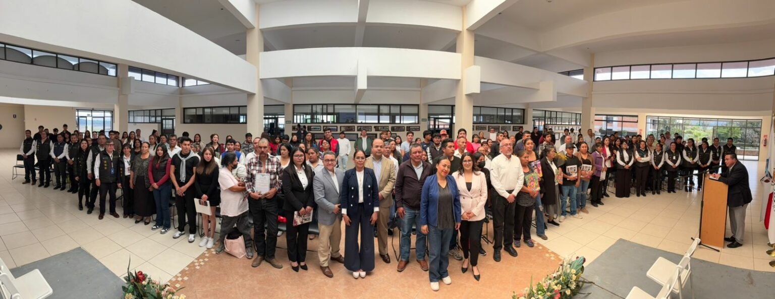 ITESHU contribuye a reducir el rezago educativo con AlfabetizaTec