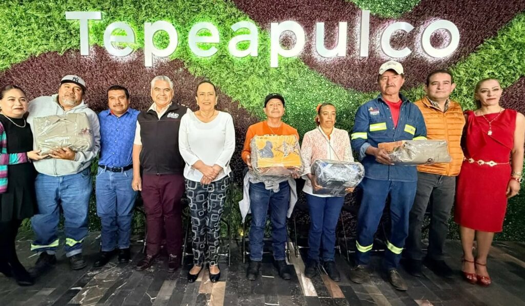 Entrega de 142 uniformes al personal sindicalizado de Tepeapulco
