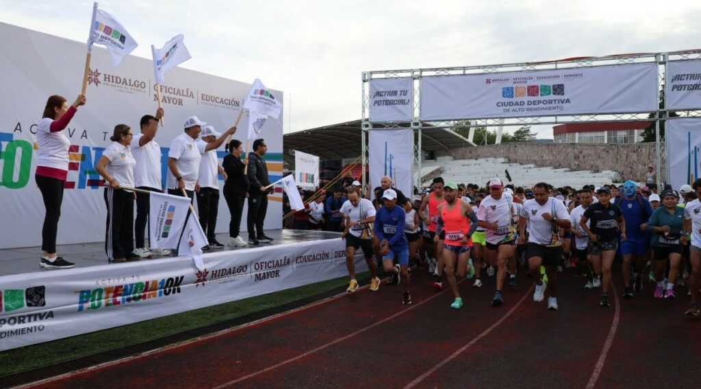 Banderazo de salida a la carrera «Activa tu Potencial 10K»