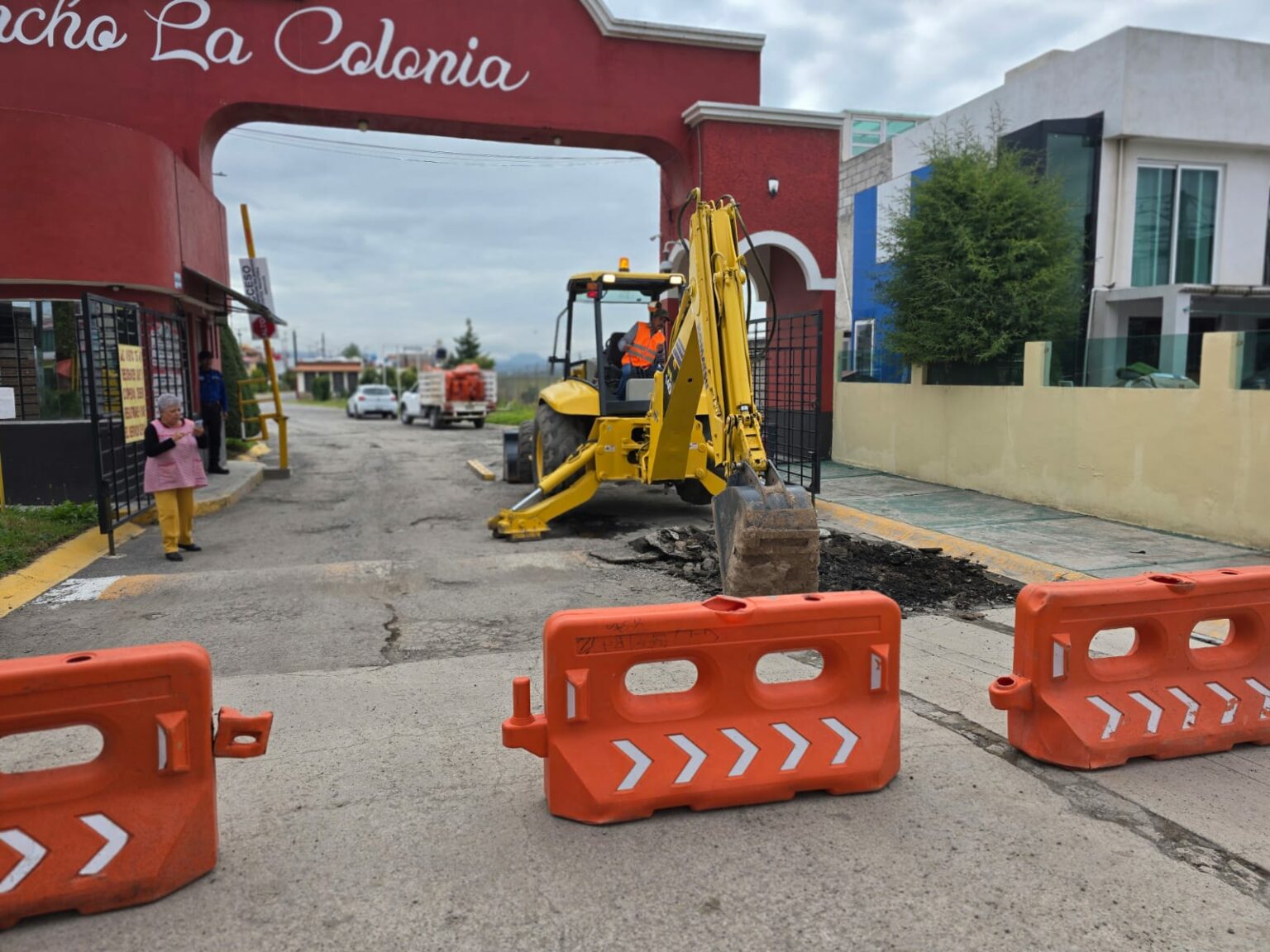 SIPDUS pavimenta con concreto hidráulico el acceso a Rancho La Colonia para prevenir inundaciones