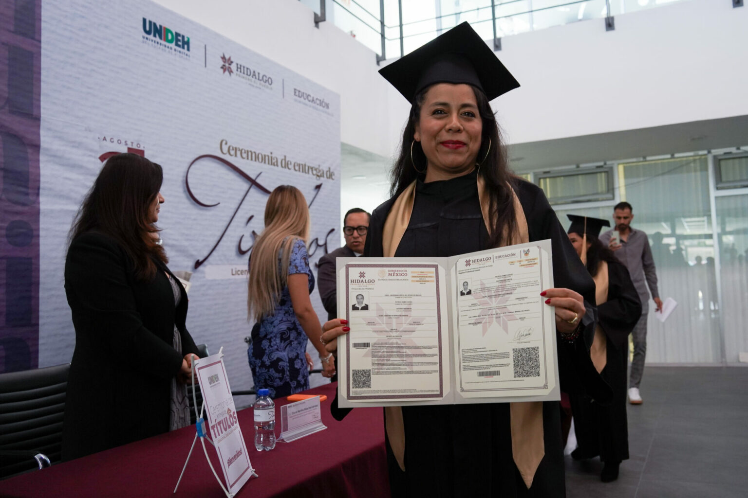 UNIDEH entrega 65 títulos y suma nuevos Campus Virtuales
