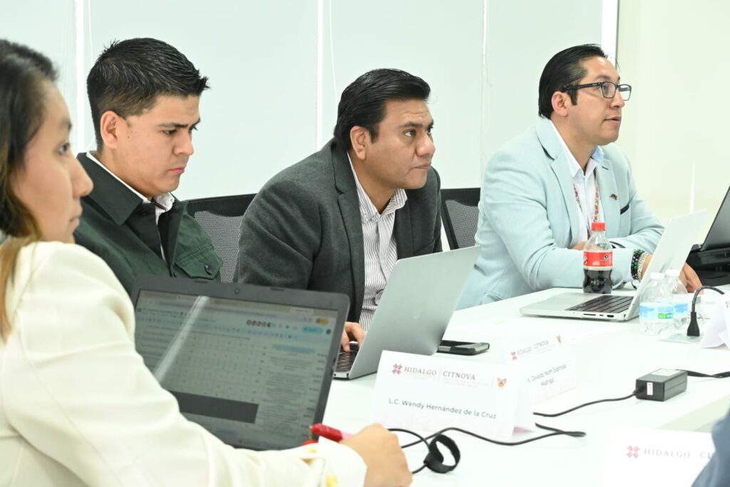 Becas para estudios de especialidad beneficiará a 21 hidalguenses