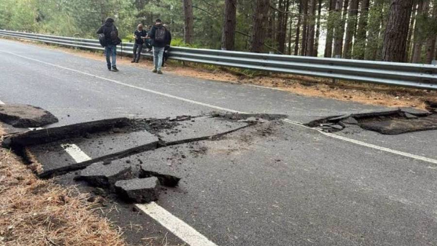 Sismo de magnitud 3.9 sacude y causa daños en carretera de Italia