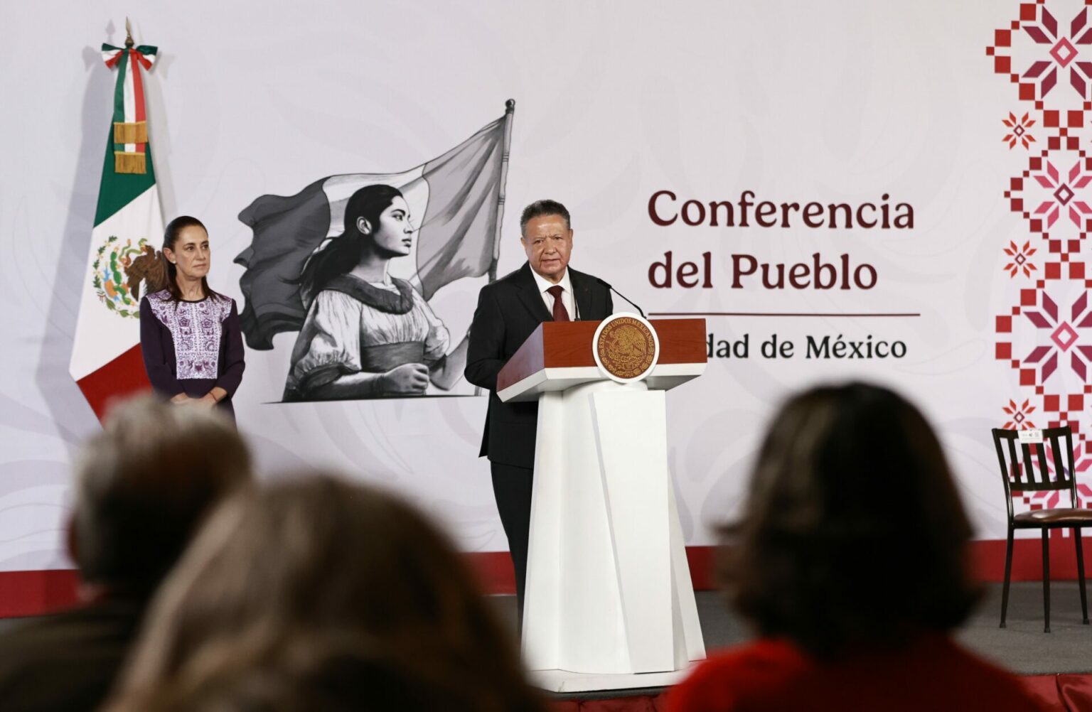 Julio Menchaca presenta el Podecobi Zapotlán y la reactivación de la Cooperativa La Cruz Azul